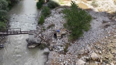 Tunceli'nin Dokuzkayalar Köyü'ne ulaşımı sağlayan, bölge halkınca sadece insan geçişine uygun