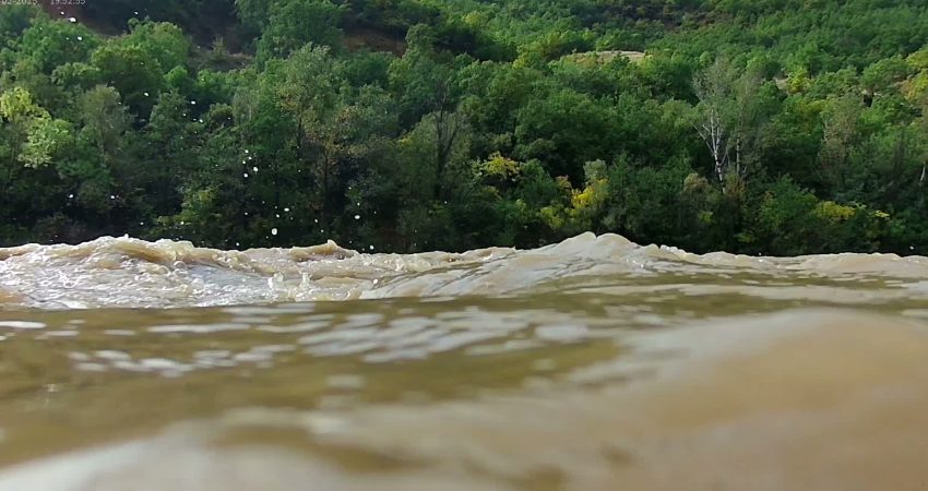Tunceli’de sağanak Munzur Nehri’ni yükseltti; Valilik vatandaşları uyardı Tunceli’de etkili olan sağanak yağış, Munzur Nehri’nin debisini yükseltti. Tunceli