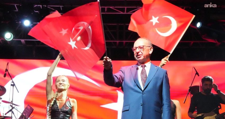 Turgutlu Belediye Başkanı Akın: “Cumhuriyetimize sahip çıkmak, bizlere kazandırdığı değerleri yaşatmaktır” Turgutlu Belediye Başkanı Çetin Akın, 29 Ekim dolayısıyla düzenlenecek kutlamalara