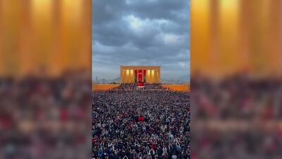 Türk Hava Kuvvetleri'nin akrobasi timi Türk Yıldızları, Cumhuriyet'in ilanının 103.