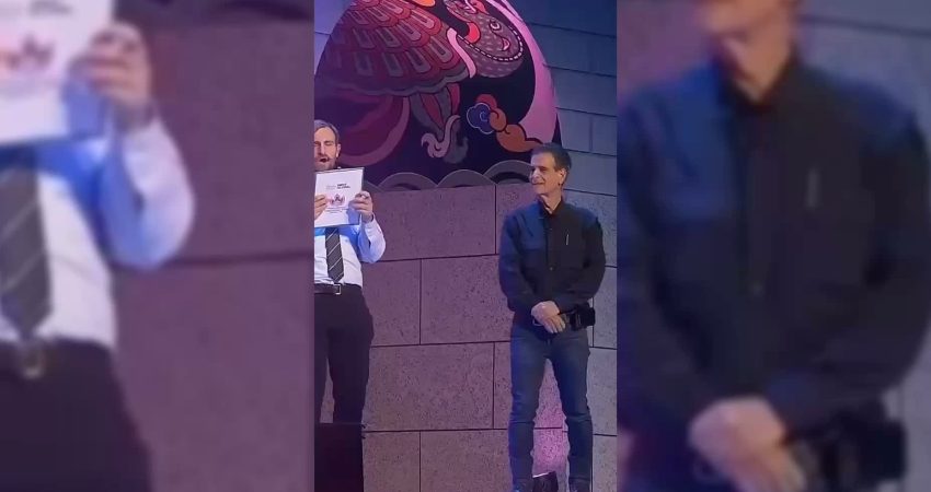 Farklı kentlerden beş lise öğrencisinden oluşan Türkiye Robotik Milli Takımı,