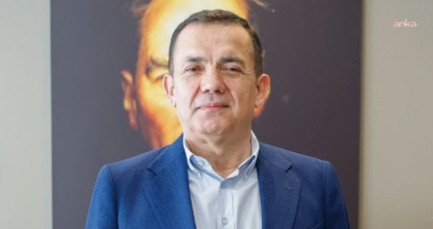 Tutuklanan Yenişehir Belediye Başkanı Abdullah Özyiğit: Başımız dik, vicdanımız rahat Tutuklanan Yenişehir Belediye Başkanı Abdullah Özyiğit, tutuklama kararının ardından yaptığı