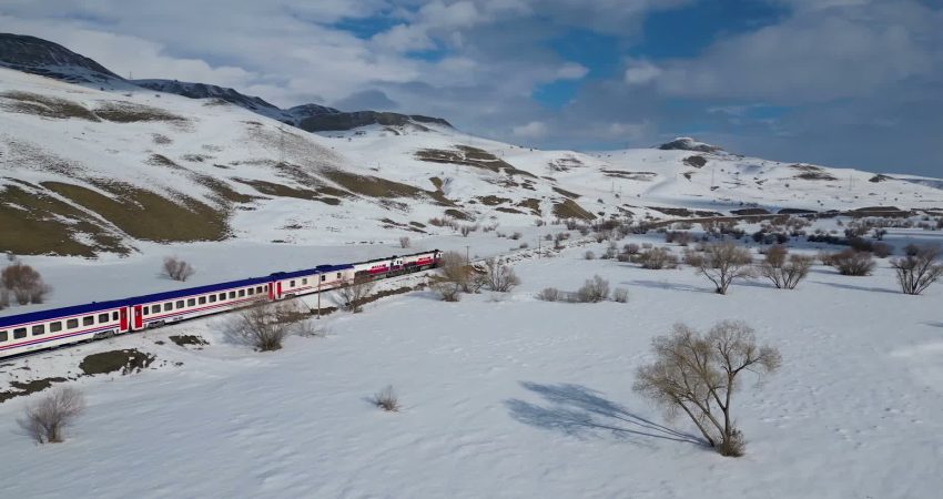 Ulaştırma ve Altyapı Bakanı Abdulkadir Uraloğlu, Turistik Doğu Ekspresi’nin 2026-2027