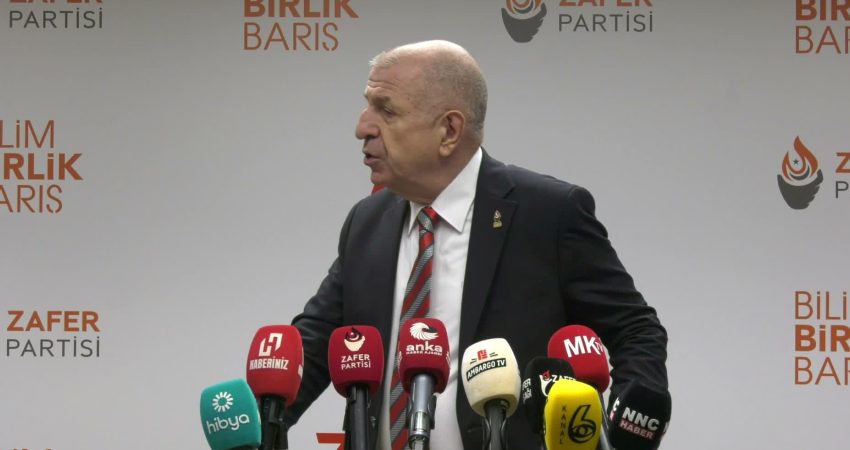  Zafer Partisi Genel Başkanı Ümit Özdağ, partisinin Gençlik Kolları İl