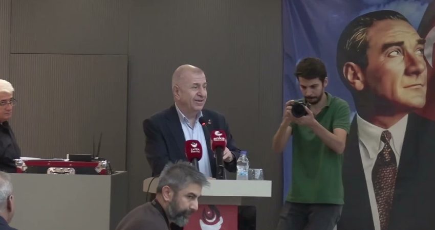 Ümit Özdağ: “Neden İstanbul’da bir Türk kadını tek başına belirli bir saatte metroya, otobüse ya da metrobüse binmekten korksun” Zafer Partisi Genel Başkanı Ümit Özdağ, partisinin Adana İl Başkanlığı