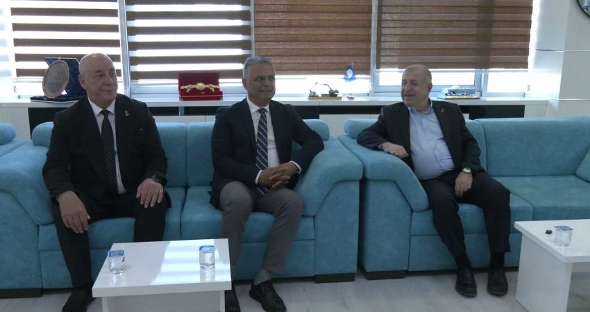Zafer Partisi Genel Başkanı Ümit Özdağ, fon soruşturmasının ardından "halkı yanıltıcı