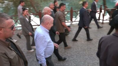 Zafer Partisi Genel Başkanı Ümit Özdağ, Antalya'nın Manavgat ilçesinde gerçekleştirdiği