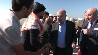 Zafer Partisi Genel Başkanı Ümit Özdağ, Antalya'nın Serik ilçesinde sera