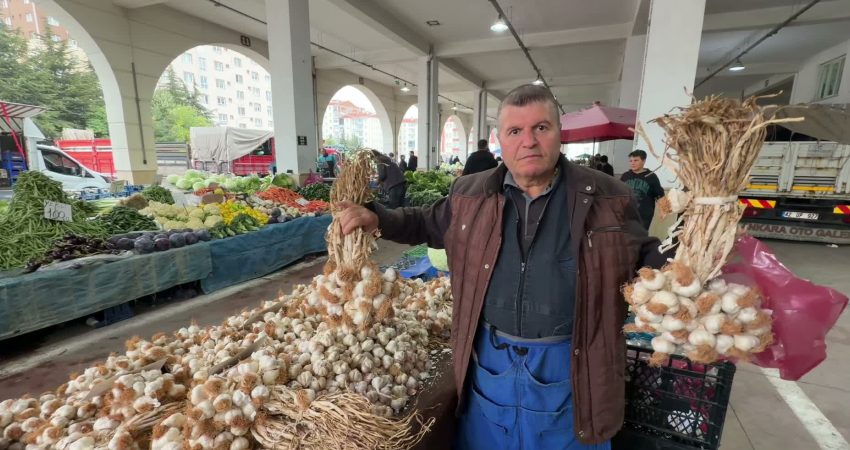 Üretim fazla olunca pazarda sarımsak fiyatları geriledi Yozgat Sebzeciler ve Pazarcılar Odası Başkanı Salih Çavuşoğlu, geçen yıl