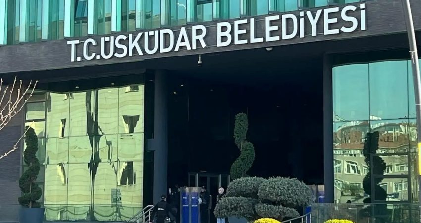 Üsküdar Belediye Başkanı Sinem Dedetaş’ın tutuklanarak görevden uzaklaştırılmasının ardından başkan