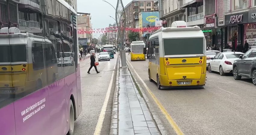 Van’da emekliler, düşük maaşlar ve artan giderler nedeniyle geçinmekte zorlandıklarını