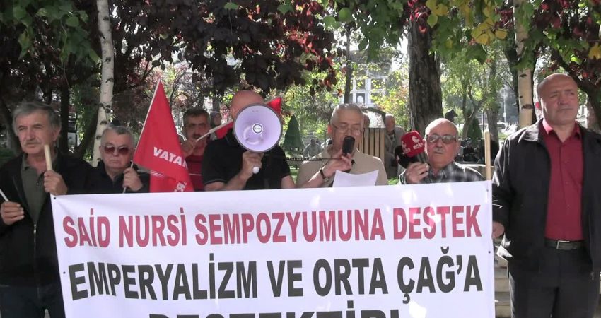 Vatan Partisi’nden “Küresel Krizlere Kur’ani Çözümler” sempozyumuna tepki Vatan Partisi Bilecik İl Örgütü, İstanbul İlim ve Kültür Vakfı