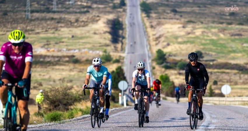 Çeşme Belediyesi ev sahipliğinde bu yıl 10’uncusu düzenlenen Veloturk Gran