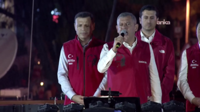 YENİ Parti Genel Başkanı Özgür Özel, cumhuriyeti, "milletin başının üstündeki