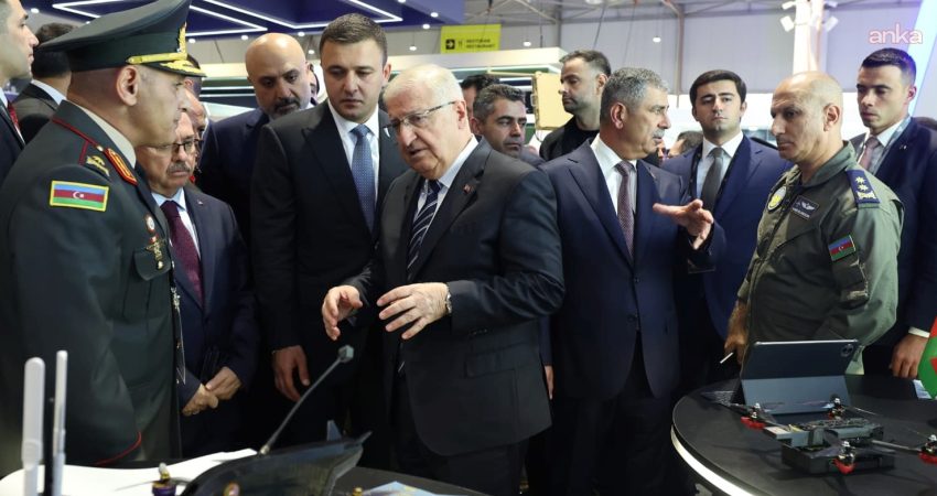 Milli Savunma Bakanı Yaşar Güler ile Azerbaycan Savunma Bakanı Orgeneral