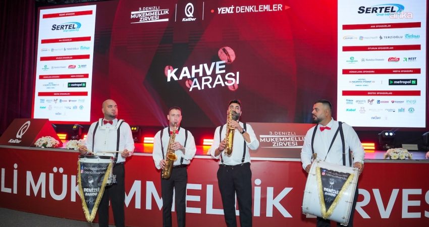 “Yeni Denklemler” 3. Denizli Mükemmellik Zirvesi’nde oluşturuldu KalDer Denizli Şubesi 3. Denizli Mükemmellik Zirvesi'nde iş dünyasını; insan, liderlik,