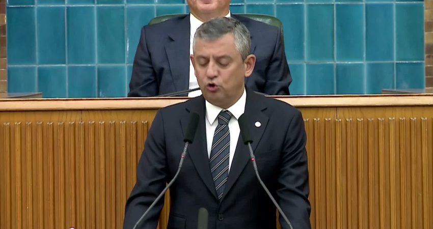 YENİ Parti Genel Başkanı Özgür Özel, "fon krizi" gelişmelerine ilişkin,