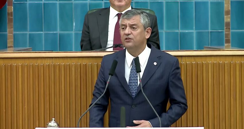YENİ Parti Genel Başkanı Özgür Özel, fon krizini haber yapan