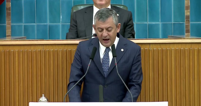 YENİ Parti Genel Başkanı Özgür Özel, fon krizine ilişkin milletvekillerine