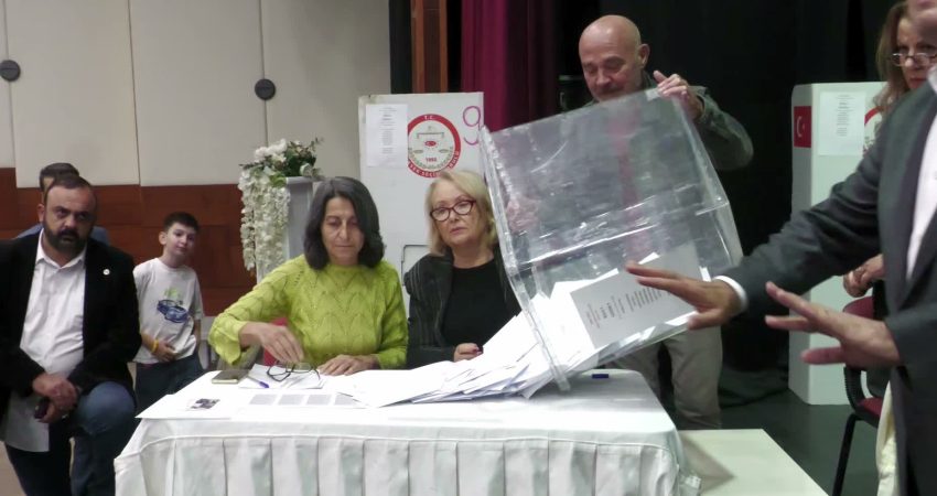YENİ Parti'nin İzmir'de gerçekleştirdiği il başkanlığı ön seçiminde sandıktan Çağatay