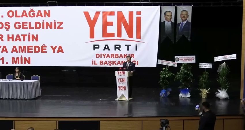 YENİ Parti Sözcüsü Emre’den “Terörsüz Türkiye” süreci açıklaması: “Başımıza gelen onca olaya rağmen tarihsel sorumluluğumuz gereği destek olduk” Partisinin Diyarbakır İl Başkanlığı Kongresi'nde konuşan YENİ Parti Sözcüsü Zeynel