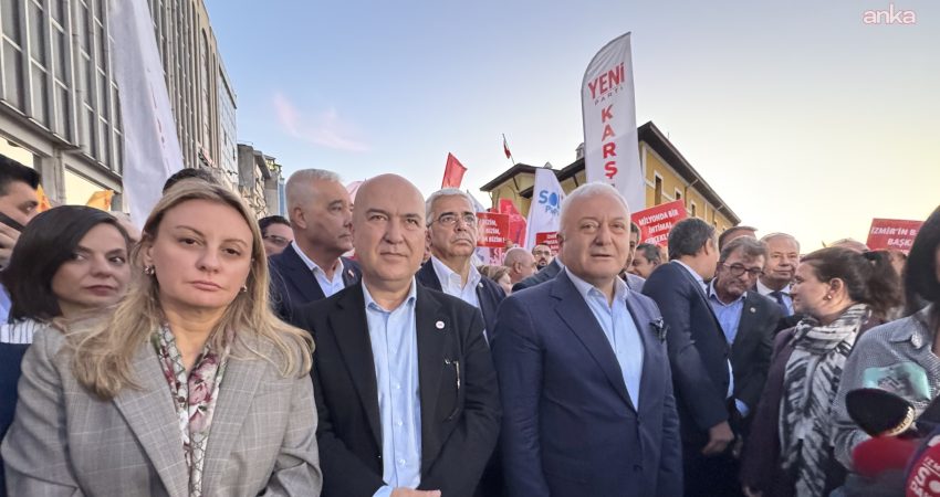 YENİ Parti’den Cemil Tugay’ın AK Parti’ye katılımına tepki…. Çağatay Güç: Bugün İzmir, Cemil Tugay’ı azlettiğini göstermiştir YENİ Parti İl Başkanlığı önünde toplanan İzmirliler, İzmir Büyükşehir Belediye