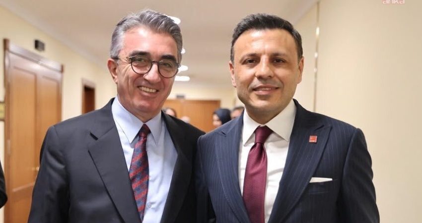 YENİ Partili Çelik: Hasan Mutlu ameliyat sonrası yeniden cezaevine götürüldü YENİ Parti İstanbul İl Başkanı Özgür Çelik, tutuklu Bayrampaşa Belediye