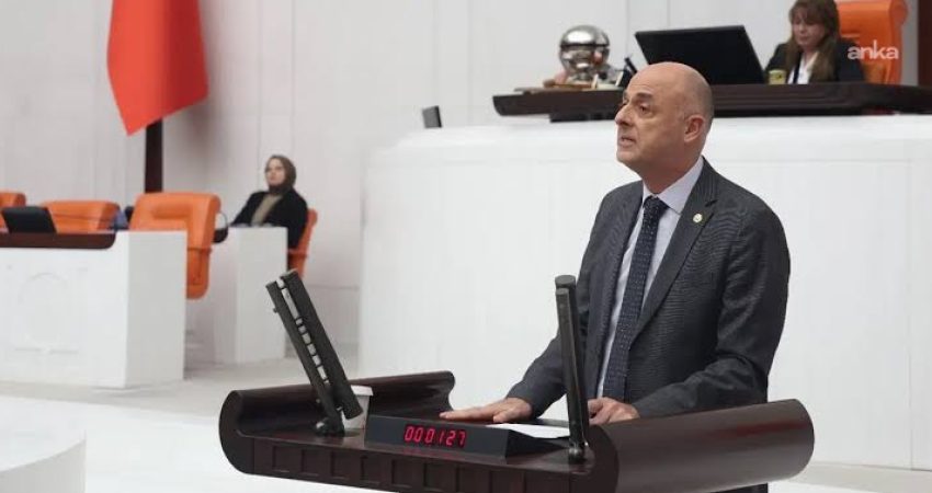 YENİ Partili Özlale’den Ticaret Bakanı Bolat’a: “HKH fonunda yatırımınız oldu mu?” YENİ Parti İzmir Milletvekili Ümit Özlale, Ticaret Bakanı Ömer Bolat'a,