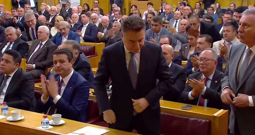DEVA Partisi Genel Başkanı Ali Babacan, kamuoyunda "fon krizi" olarak
