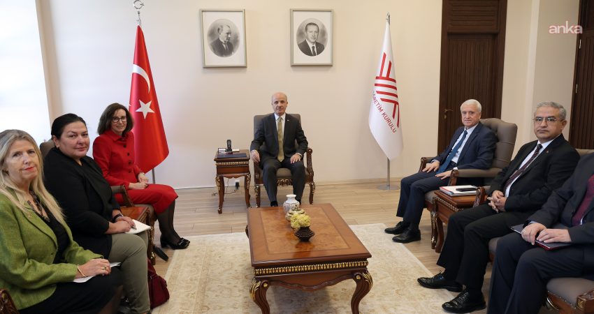 YÖK Başkanı Özvar, Birleşik Krallık Ankara Büyükelçisi Anderson ile görüştü Yükseköğretim Kurulu (YÖK) Başkanı Erol Özvar, Kasım 2026'da İstanbul'da düzenlenecek