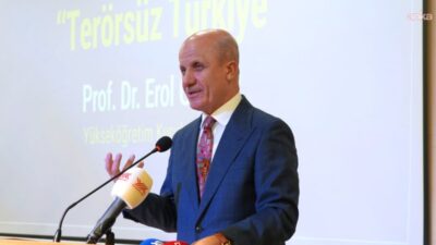 Yükseköğretim Kurulu (YÖK) Başkanı Erol Özvar, üniversitelerde çoktan seçmeli sınav