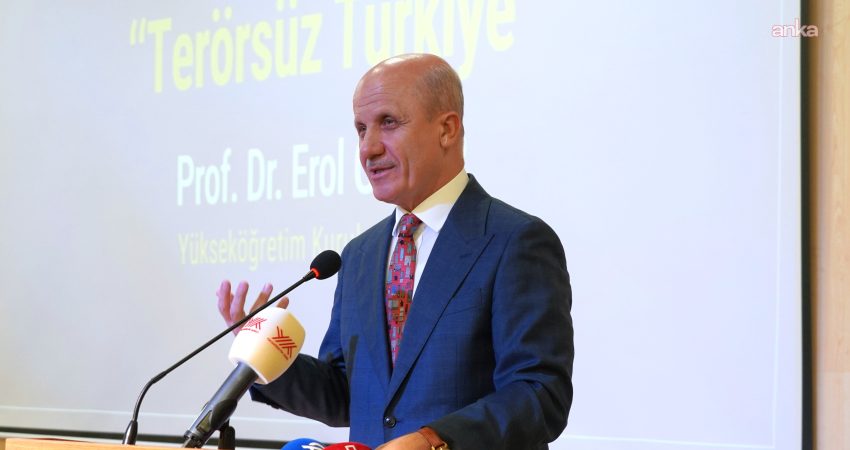 Yükseköğretim Kurulu (YÖK) Başkanı Erol Özvar, üniversitelerde çoktan seçmeli sınav