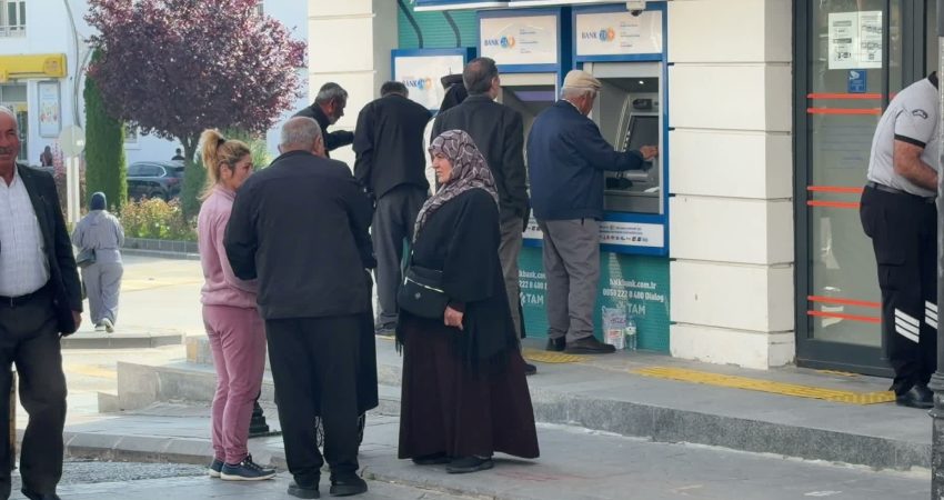 Türkiye İstatistik Kurumu'nun (TÜİK) eylül ayı enflasyon verilerini Yozgatlı vatandaşlar
