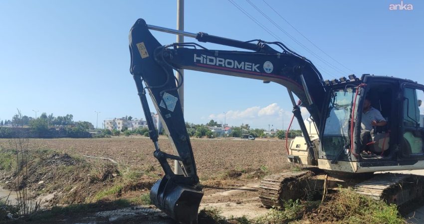 Yumurtalık Belediyesi, sel ve su baskını riskine karşı saha çalışmalarını sürdürüyor Yumurtalık Belediyesi, olası yağışta yaşanabilecek taşkın ve su baskınlarının önüne