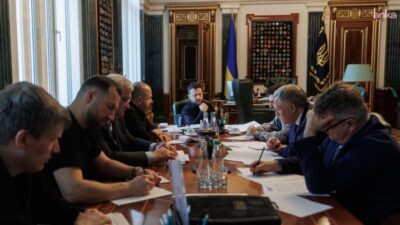 Ukrayna Devlet Başkanı Volodimir Zelenskiy, Fransa Cumhurbaşkanı Emmanuel Macron ile