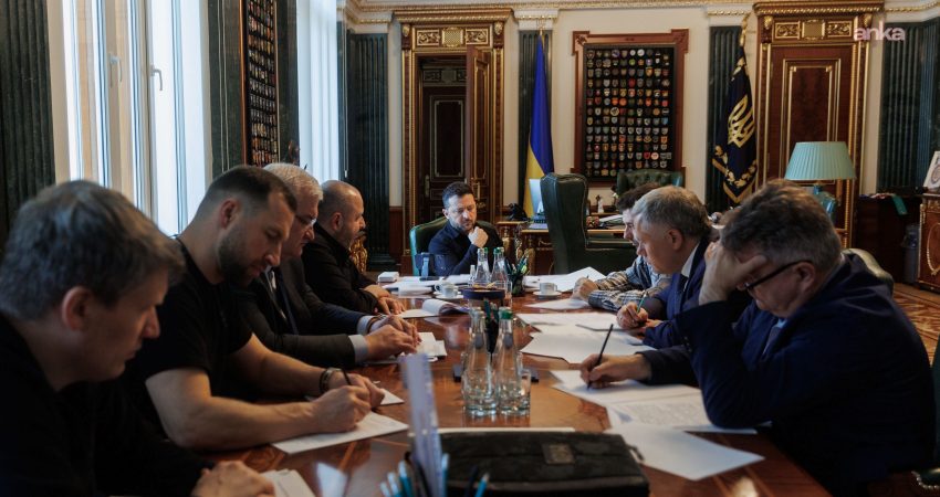 Ukrayna Devlet Başkanı Volodimir Zelenskiy, Fransa Cumhurbaşkanı Emmanuel Macron ile