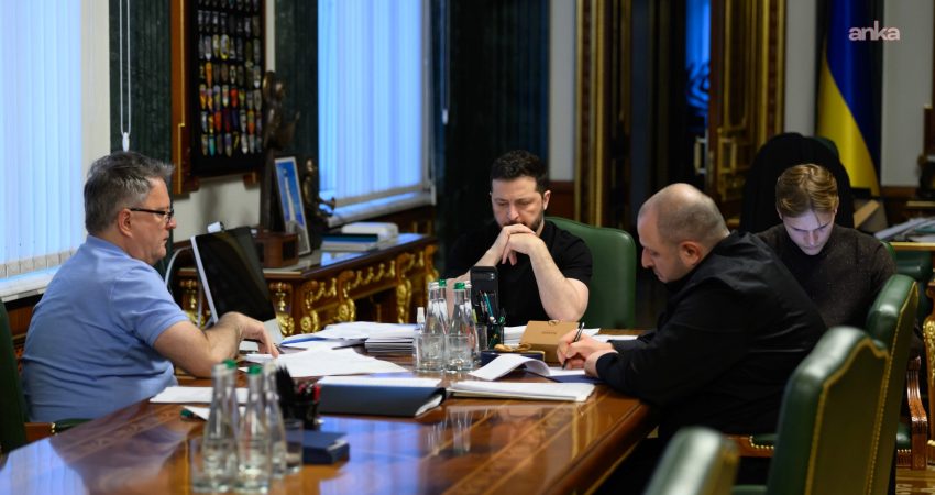 Ukrayna Devlet Başkanı Volodimir Zelenskiy, ABD Başkanı Donald Trump’ın temsilcileri